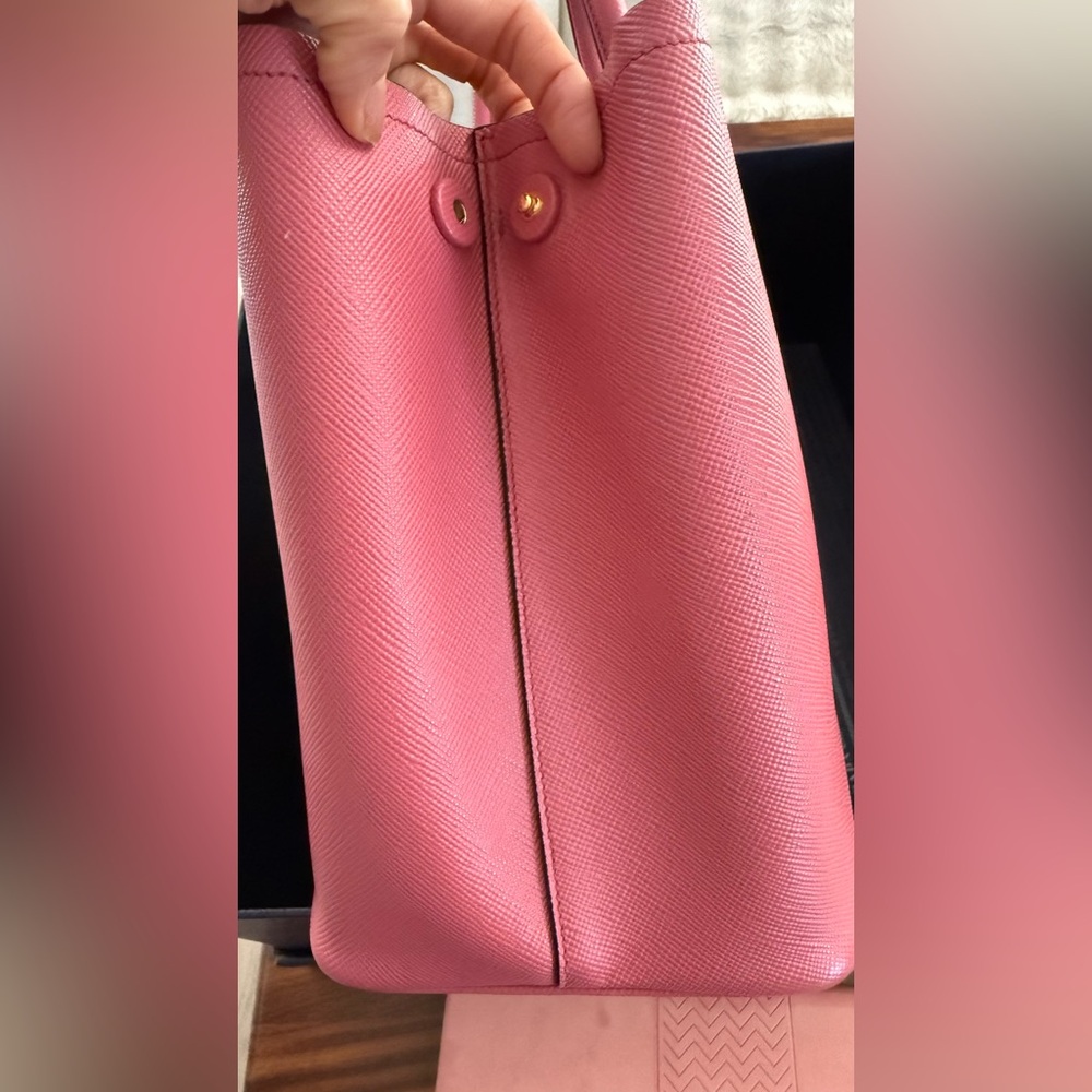 Authentic Prada Saffiano Lux Leather Tote in Pink - Picture 5 of 14